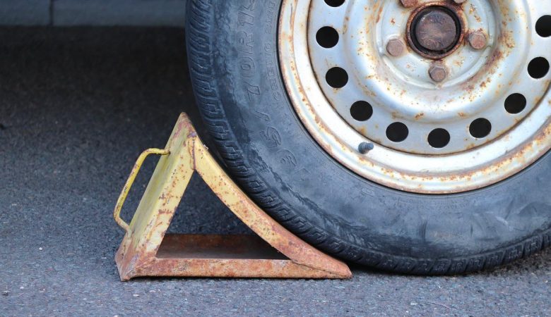 Quel bloqueur de roue pour camion choisir ?